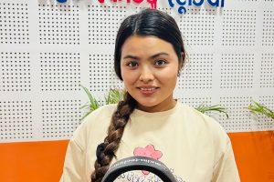 रेखाले  एकै दीनमा ७ वटा लाईभ दोहोरी र ५ वटा गीतमा स्वर भरिन्