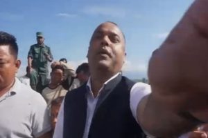 पत्रकारलाई भिडियो खिच्न सिडिओको रोक – क्रसर अनुगमनका बेला विवाद