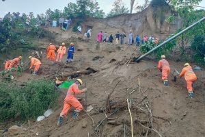 हिमाचलमा भीषण भूस्खलन, बसमा ठोक्किँदा १५ जनाको निधन