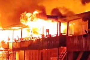 मिक्वाखोलाको तेम्बा बजारमा भएको आगलागीमा ४ घर जले पूर्ण रूपमा