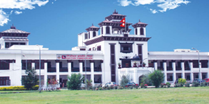 निर्वाचन आयोगले तोक्यो मतदाताको उमेरको ‘कट अफ डेट’