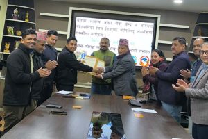 आँखाका बिरामीलाई निःशुल्क उपचार गर्दै आरुघाट गाउँपालिका