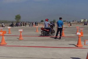 ट्रायल सेन्टरमा विचौलियाको काम गर्ने झापा एक सहित १४ जना पक्राउ