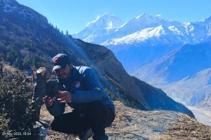 मुस्ताङमा हिउँ चितुवा अध्ययन गर्न ‘क्यामेरा ट्यापिङ’ गरिँदै