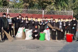 विराटनगरमा सत्यनारायण विद्यालयको सडक सरसफाइ अभियान