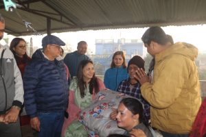 विराटनगर–८ द्वारा ज्येष्ठ नागरिकलाई घरदैलो स्वास्थ्य जाँच र कम्बल वितरण