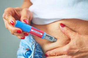 तौल घटाउने सुई लिन छाडेपछि तौल चार गुणा छिटो बढ्न सक्ने : अध्ययन