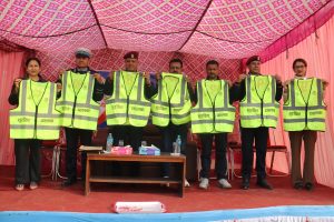 सिटि सफारी लक्षित “सुरक्षित चालक” पोशाक वितरण