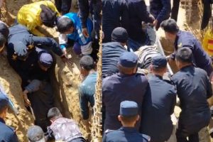 धनकुटामा माटोको ढिस्कोले पुरिएका कामदारको उद्धार