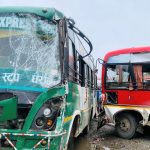 उर्लाबारीमा दुई बस ठोक्किँदा ९ जना घाइते