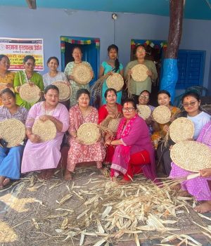 नरमाया हस्तकला उद्योग तालिममा व्यस्त