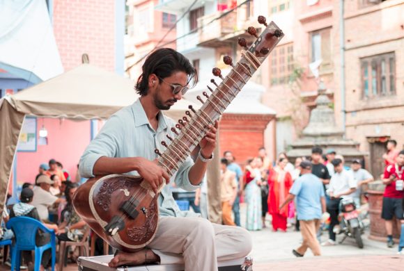 सितार वादक हिमालयन सितारले ल्याए  ‘वेदांशी’