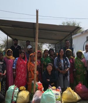 बुढीगंगाका आगलागी पीडित १२ परिवारलाई युवा संरक्षण मञ्चद्वारा खाद्यान्न वितरण