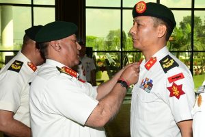 दर्ज्यानी चिह्न प्रदान