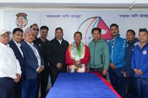 फेन्सिङ खेलाडी अनिताले सगरमाथा आरोहण गर्ने