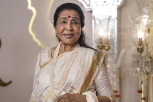 प्रख्यात भारतीय गायिका आशा भोसलेको निधन