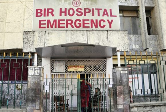 घुस लिएको आरोपमा वीर अस्पतालका लेखा अधिकृत दाहालविरुद्ध मुद्दा दायर