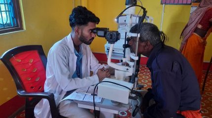 निःशुल्क आँखा–कान शिविरमा ३२० जनाले सेवा पाए