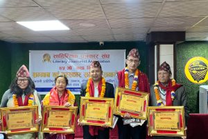 कवि एवं पत्रकार नवोदित ‘व्यथित काव्य सम्मान’ बाट सम्मानित