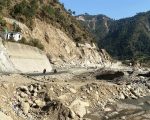 सुक्खा पहिरोले शुक्रबारदेखि खाँदबारी-किमाथाङ्का सडकखण्ड अवरुद्ध