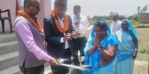 स्वास्थ्य स्वयमसेविकालाई साइकल सहयोग