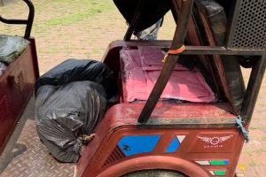 मटेरुवाबाट ल्याइएको अवैध कपडा विराटनगरमा सशस्त्रद्वारा बरामद