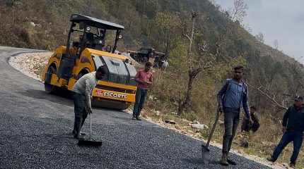 वडामै पहिलोपटक कालोपत्र सडक