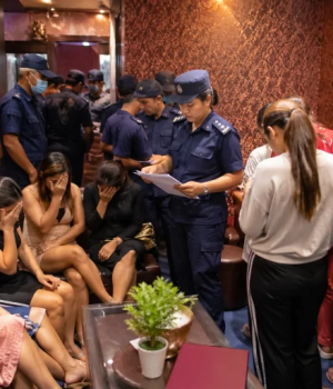 विराटनगरका स्पा र मसाज सेन्टरमा मोरङ प्रहरीको ‘स्विप अपरेसन’, ३६ जना प्रहरीको नियन्त्रणमा