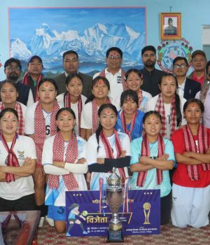 भलिबल प्रतियोगिताका विजेतालाई मेरिङदेनको सम्मान