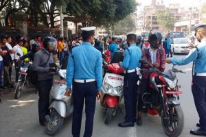 ट्राफिक कारबाहीमा चार लाख राजस्व सङ्कलन