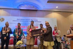 नेपाल यातायात व्यवसायी राष्ट्रिय महासंघको नयाँ नेतृत्वलाई पदस्थापन तथा सम्मान