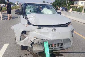 भारतीय कारको ठक्करबाट एकको मृत्यु, एक घाइते