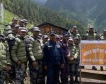 बाजुराको लाम्पाटा सुरक्षा वेशमा हेलिकप्टरमार्फत बन्दोबस्तीका सामग्री पुर्‍याइयो