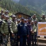 बाजुराको लाम्पाटा सुरक्षा वेशमा हेलिकप्टरमार्फत बन्दोबस्तीका सामग्री पुर्‍याइयो