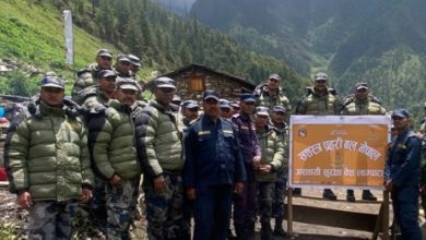 बाजुराको लाम्पाटा सुरक्षा वेशमा हेलिकप्टरमार्फत बन्दोबस्तीका सामग्री पुर्‍याइयो