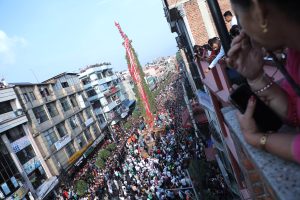 रातो मच्छिन्द्रनाथको रथ लगनखेलबाट तानेर जावलाखेल पुर्याइयो