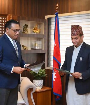 धितोपत्र बोर्डका अध्यक्ष भट्टले लिए पद तथा गोपनीयताको सपथ