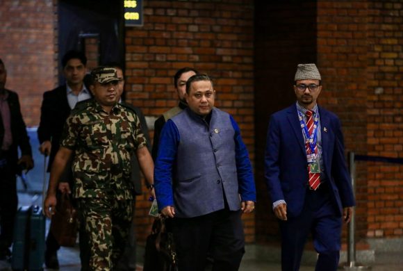 चीन भ्रमणबाट फर्किए परराष्ट्रमन्त्री खनाल, नेपाल–चीन सम्बन्ध थप सुदृढ बनाउने सहमति