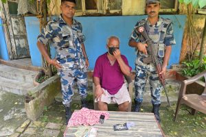 ब्राउन सुगरसहित एक जना पक्राउ