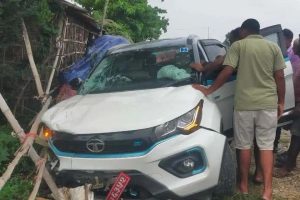 सुनसरीमा कारको ठक्करबाट वरिष्ठ सईको मृत्यु