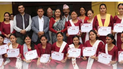 मालुङ्गामा एकमहिने कटाई–सिलाई तालिम सम्पन्न