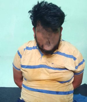 सुधारगृह लैजाने क्रममा युवकद्वारा चक्कु प्रहार, तीन जना घाइते
