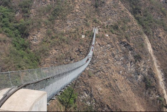 सुपादेउराली मन्दिरनजिकैको पुलबाट हाम फालेर एक युवतीको मृत्यु
