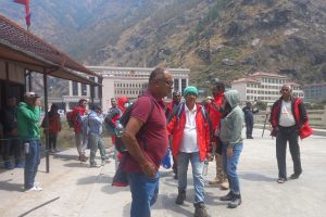 तीर्थयात्रीको रसुवागढीमा चाप