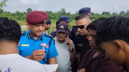 भेलले घे-यो, सुरक्षाकर्मीले बचाए