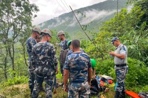 पर्वतको बन्जीसाइड भीरबाट हाम्फालेका व्यक्तिको शव निकालियो