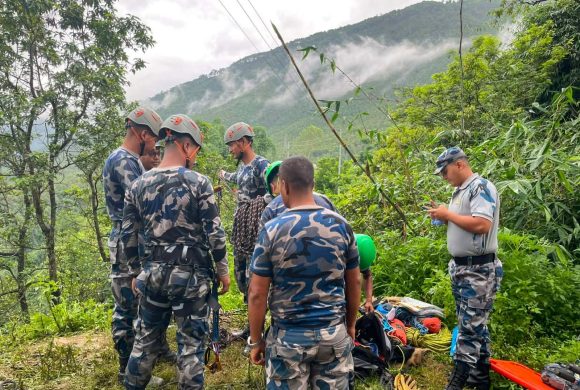 पर्वतको बन्जीसाइड भीरबाट हाम्फालेका व्यक्तिको शव निकालियो