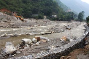 पाँचथरमा बस्ती जोगाउन तीन करोड लागतमा तटबन्ध निर्माण