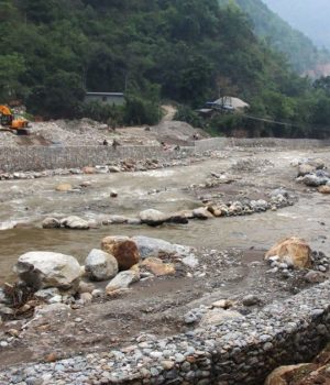 पाँचथरमा बस्ती जोगाउन तीन करोड लागतमा तटबन्ध निर्माण