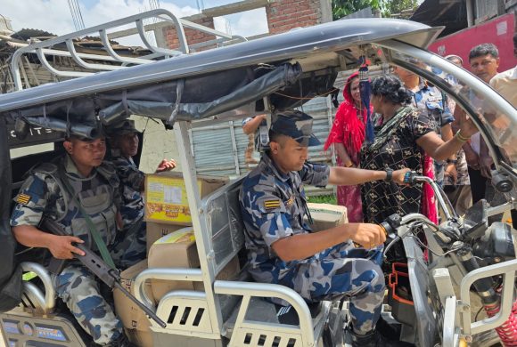रानी नाकाबाट अवैध रूपमा ल्याइएको वनस्पती घ्यूसहित सिटी सफारी नियन्त्रणमा